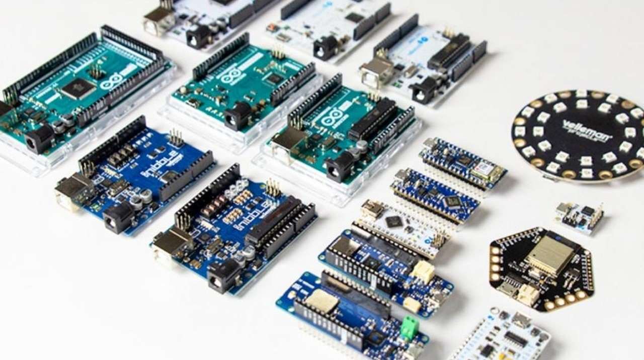 What are the differences between various Arduino boards?