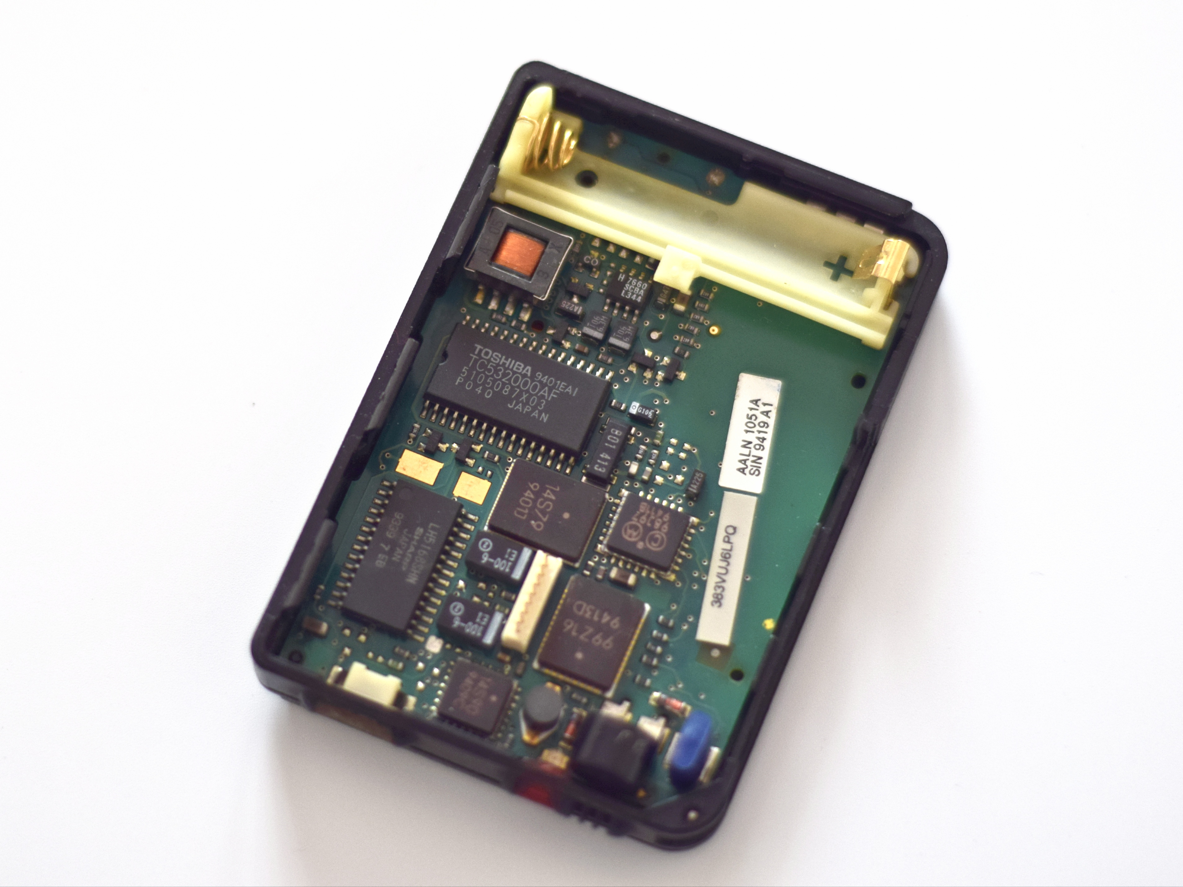 Zerlegen Sie einen Motorola Pager und sehen Sie, wie er im Inneren aufgebaut ist! - 12