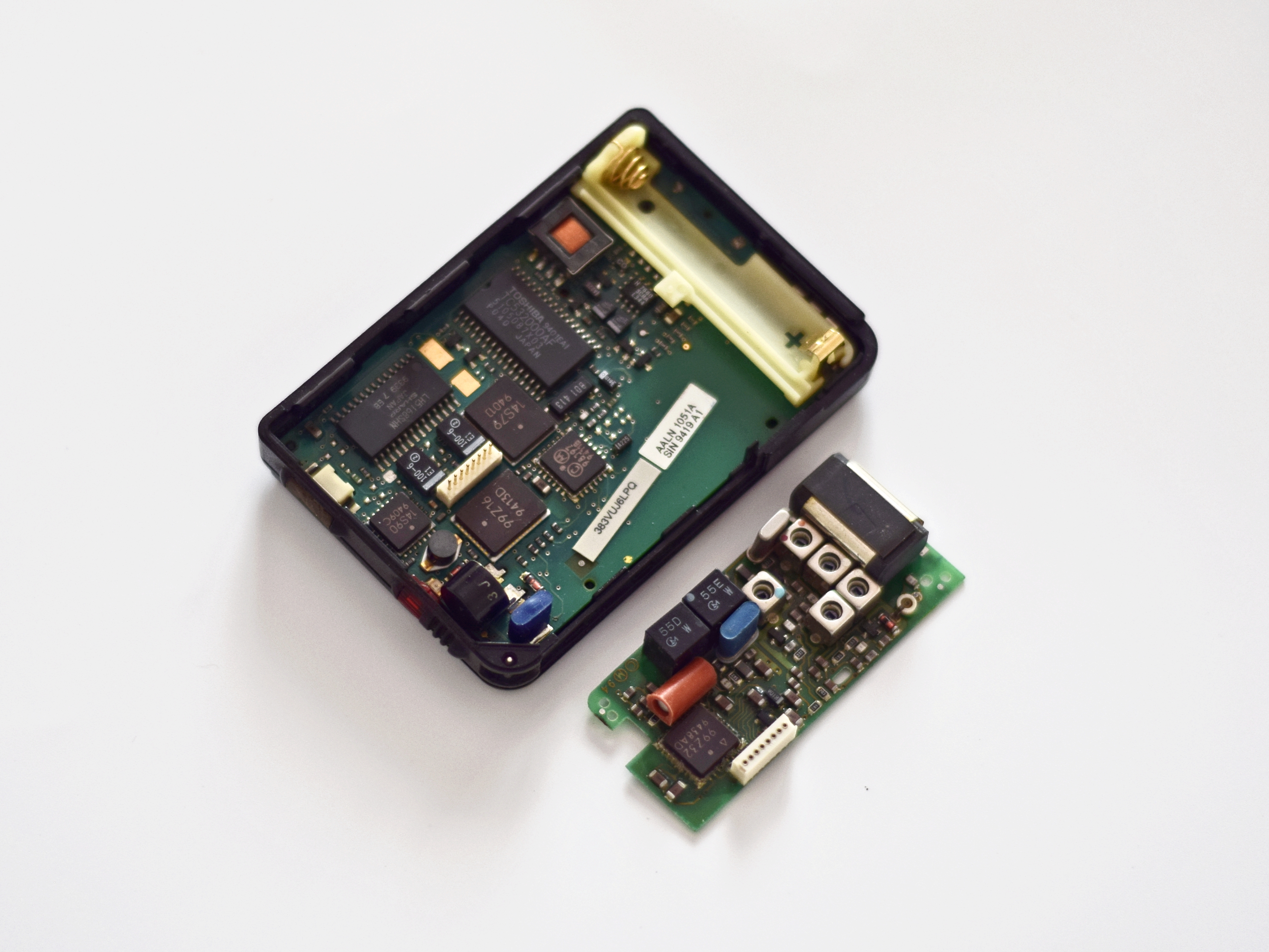 Zerlegen Sie einen Motorola Pager und sehen Sie, wie er im Inneren aufgebaut ist! - 13