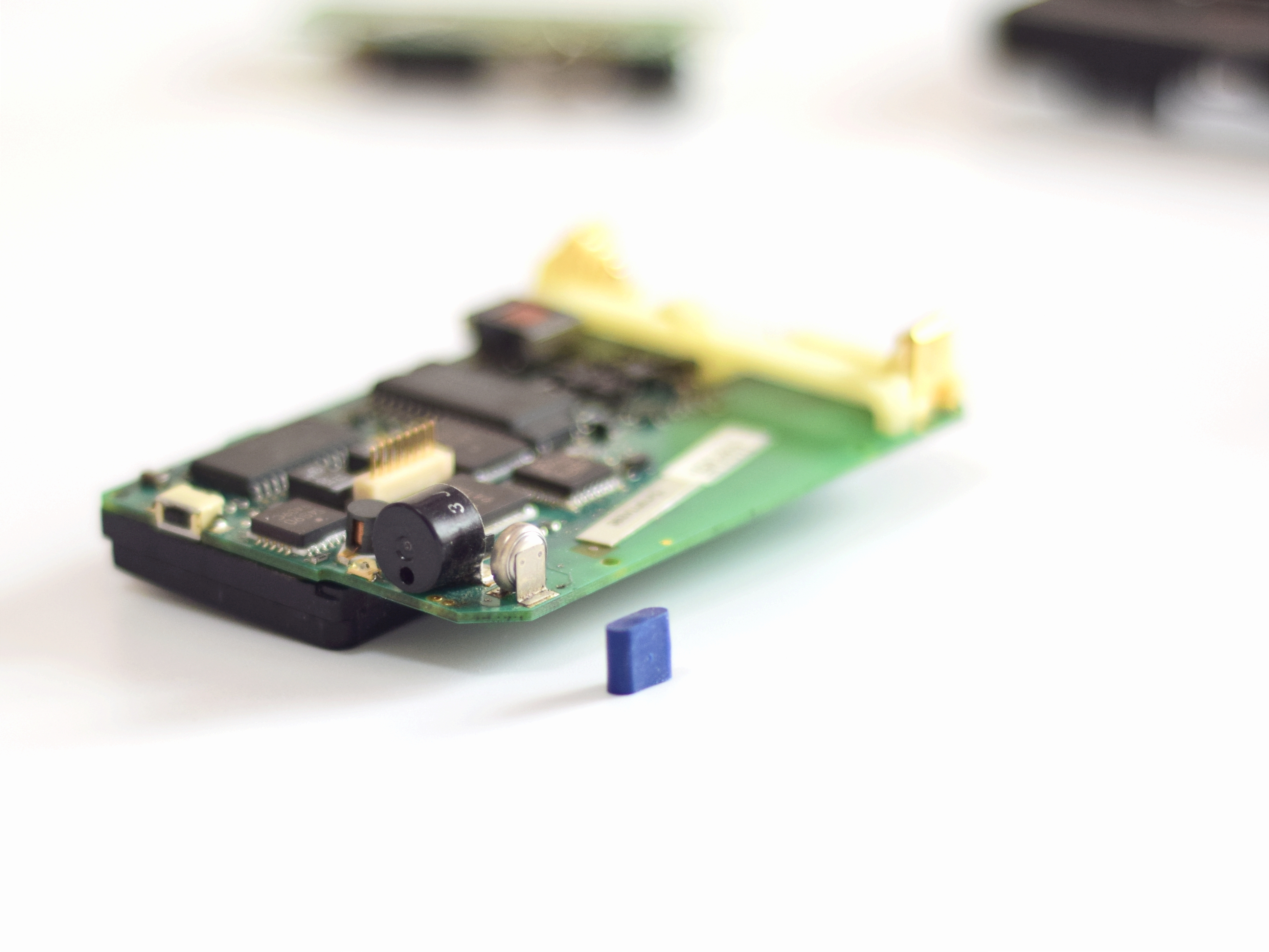 Zerlegen Sie einen Motorola Pager und sehen Sie, wie er im Inneren aufgebaut ist! - 18