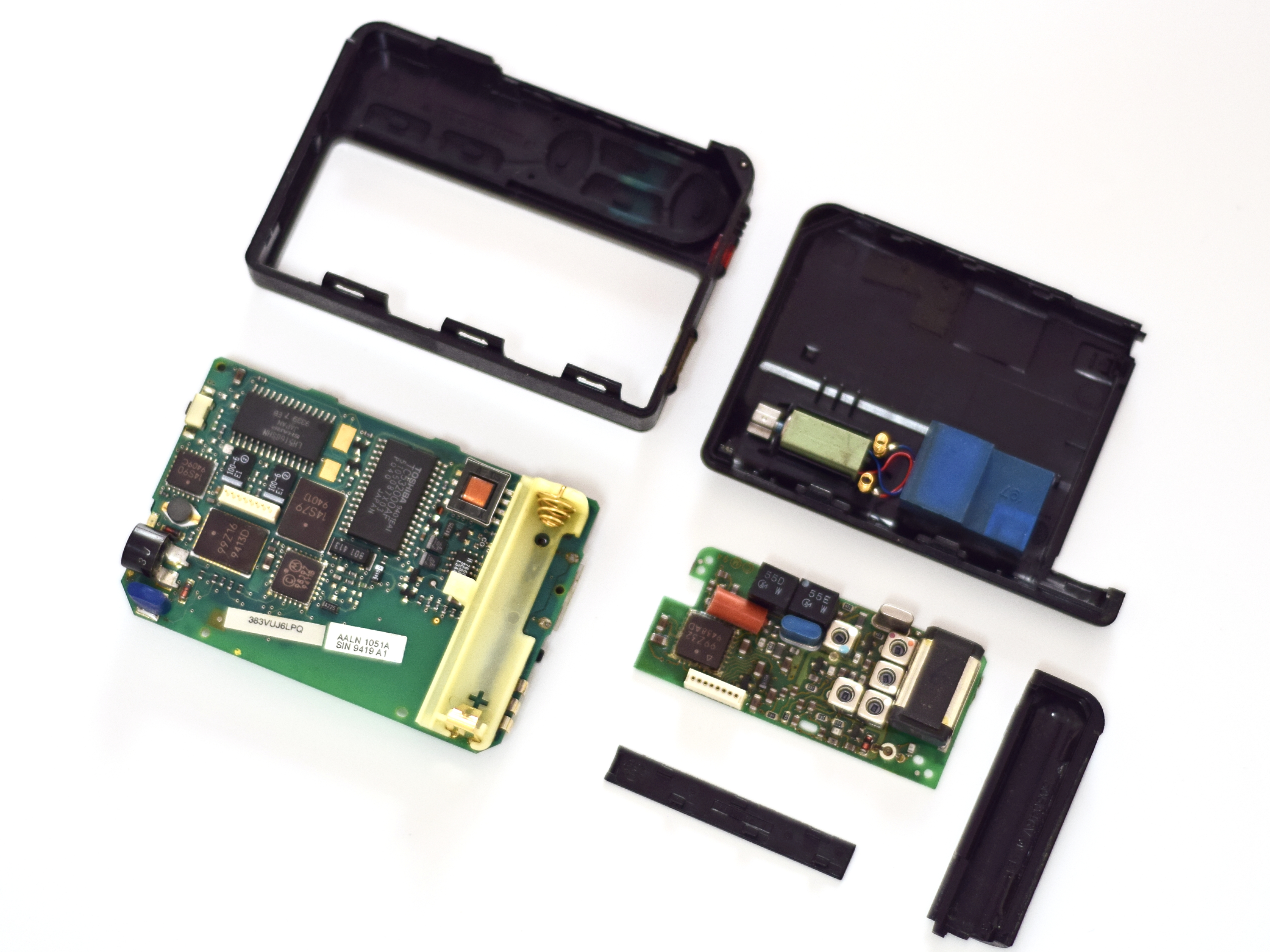 Zerlegen Sie einen Motorola Pager und sehen Sie, wie er im Inneren aufgebaut ist! - 24