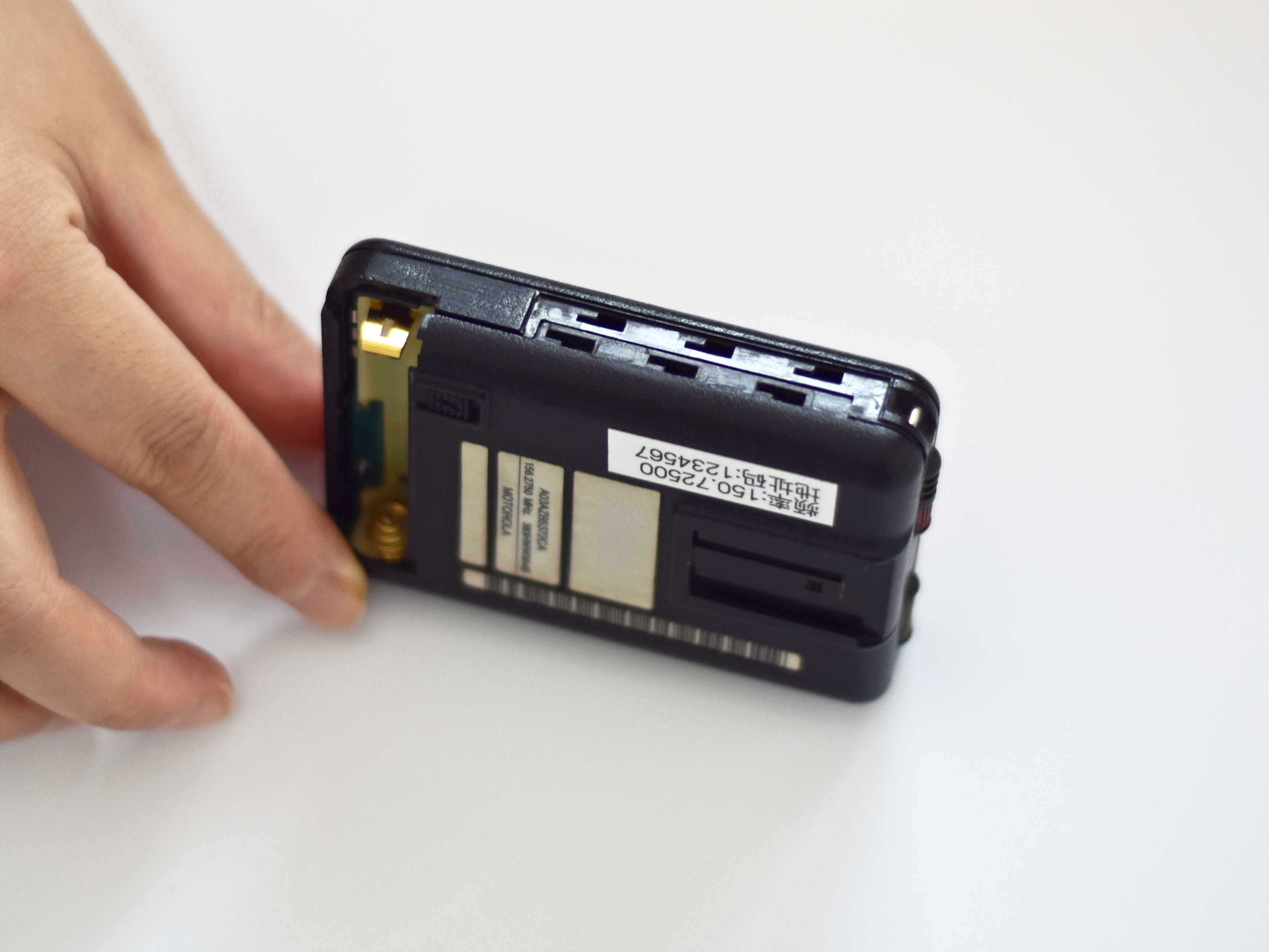 Zerlegen Sie einen Motorola Pager und sehen Sie, wie er im Inneren aufgebaut ist! - 5