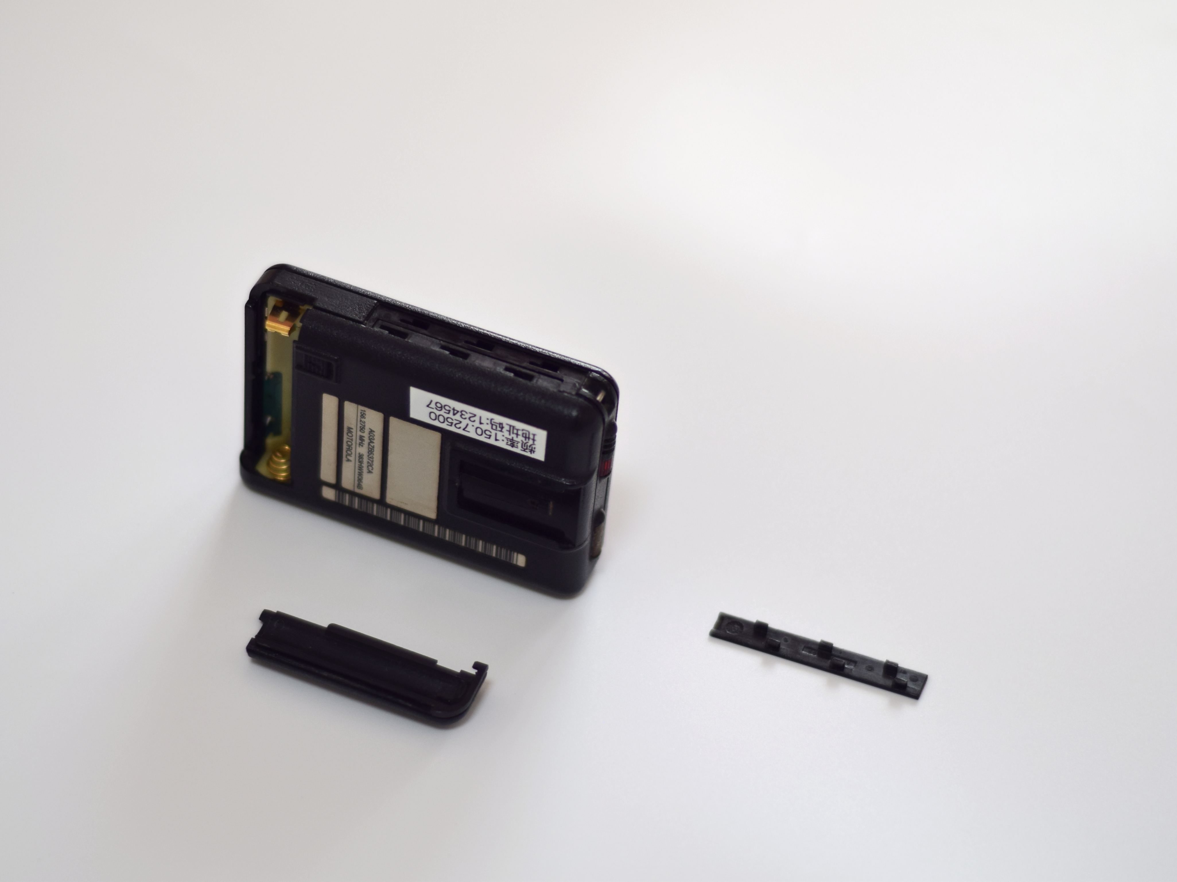 Zerlegen Sie einen Motorola Pager und sehen Sie, wie er im Inneren aufgebaut ist! - 6