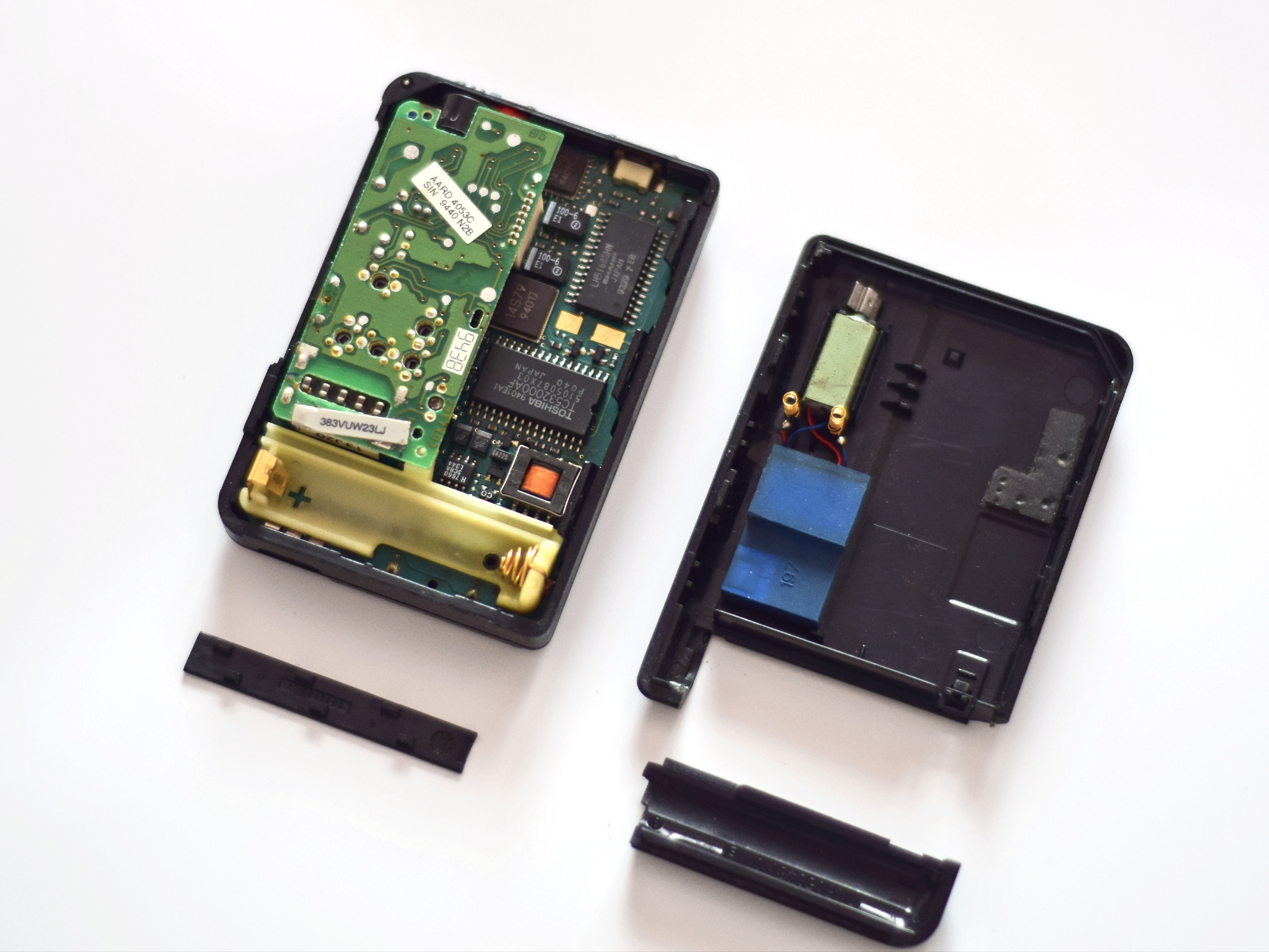 Zerlegen Sie einen Motorola Pager und sehen Sie, wie er im Inneren aufgebaut ist! - 8