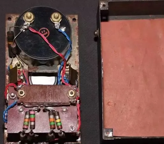 Demontage eines Militärmultimeters aus dem Zweiten Weltkrieg, eines Multimeters von vor über 80 Jahren! - 4