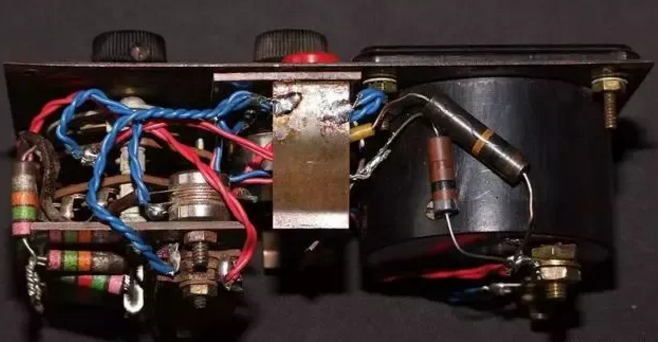 Demontage eines Militärmultimeters aus dem Zweiten Weltkrieg, eines Multimeters von vor über 80 Jahren! - 6